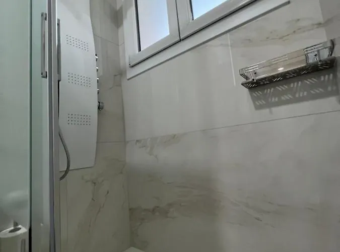 بيت ضيافة Lupo Luxury 4*